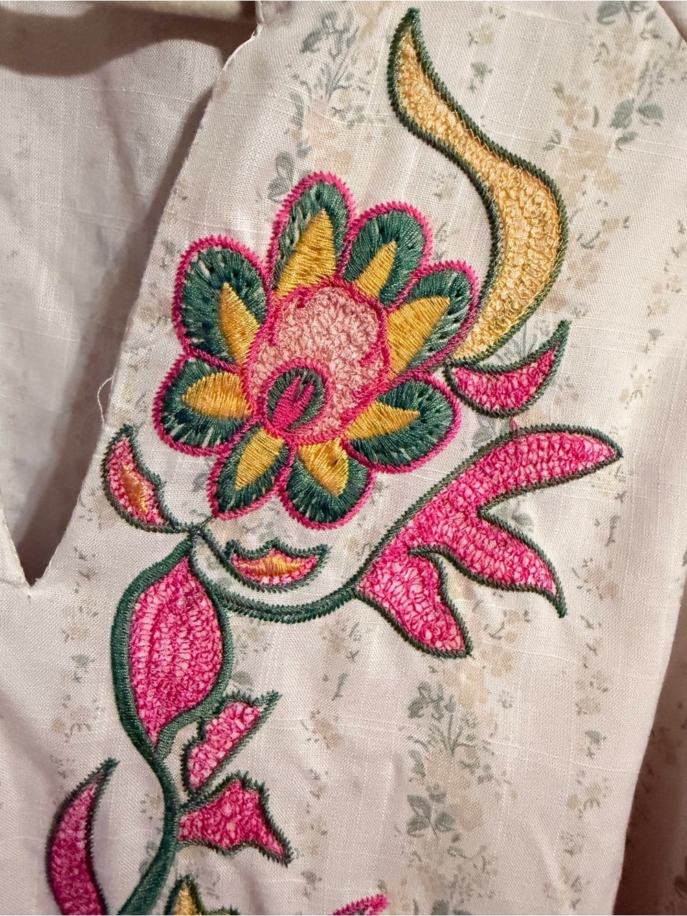 Umgee Embroidered Floral Boho Blouse Medium Puff Sleeve Ruffle Neck Western Top - Picture 7 of 12